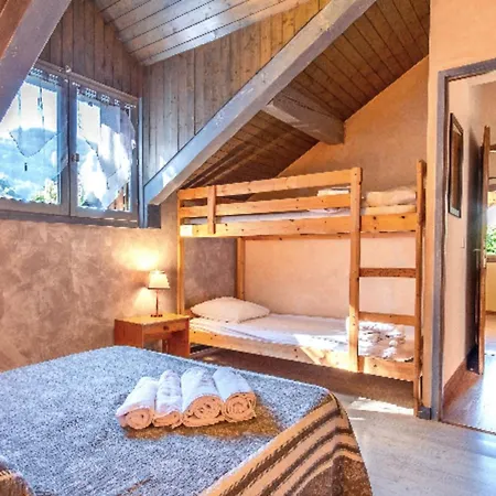 Chalet Spacious With View On The Muzelle